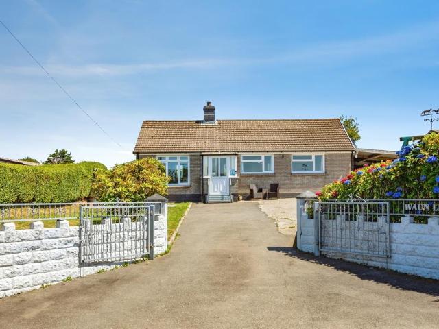 Bungalow for sale in Ffostrasol, Wales