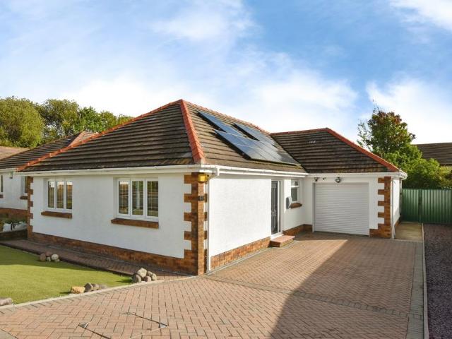 Bungalow for sale in Llandybie, Saron