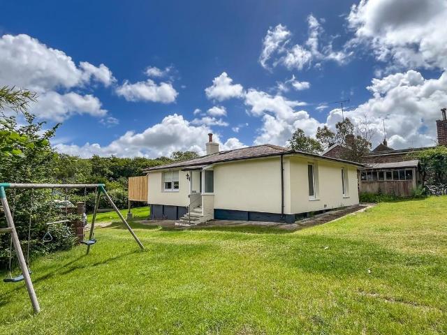 Bungalow for sale in Battle, Heathlands