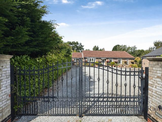 Bungalow for sale in Hemingbrough, North Yorkshire