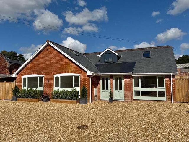 Bungalow for sale in Horseport, Ashurst Bridge