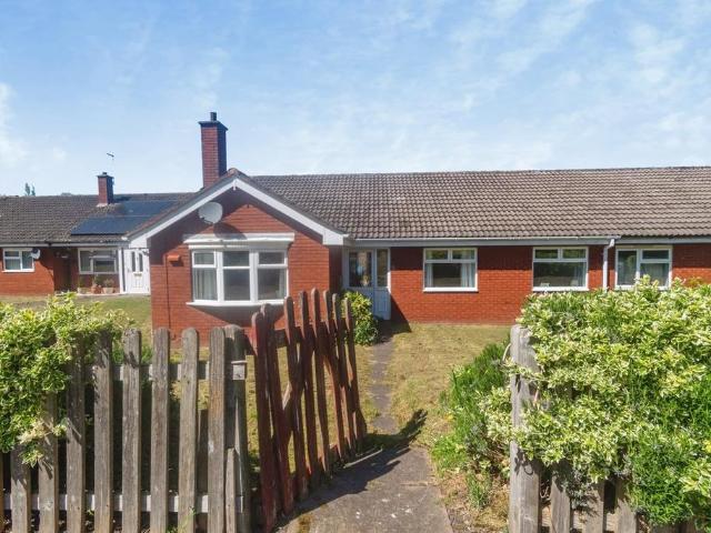 Bungalow for sale in Landywood, Great Chatwell