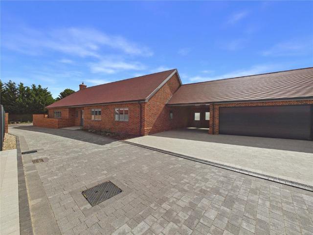 Bungalow for sale in Hintlesham, Babergh