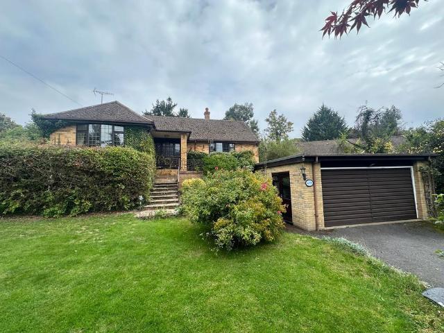 Bungalow for sale in Batchworth, Hertfordshire