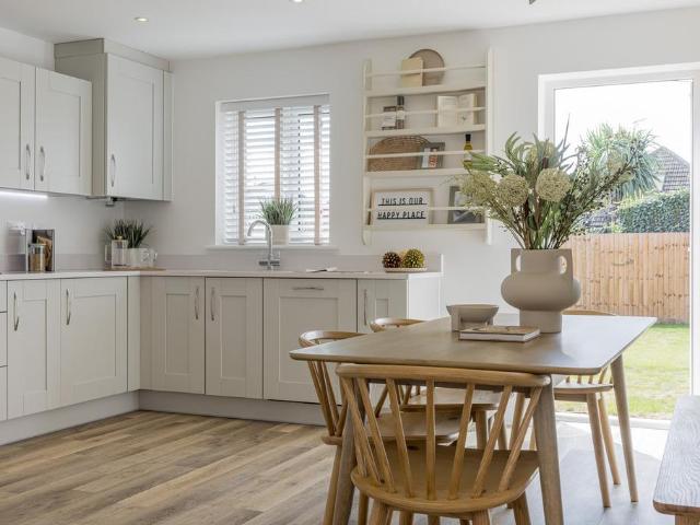 Bungalow for sale in Frinton and Walton, Dale Hill