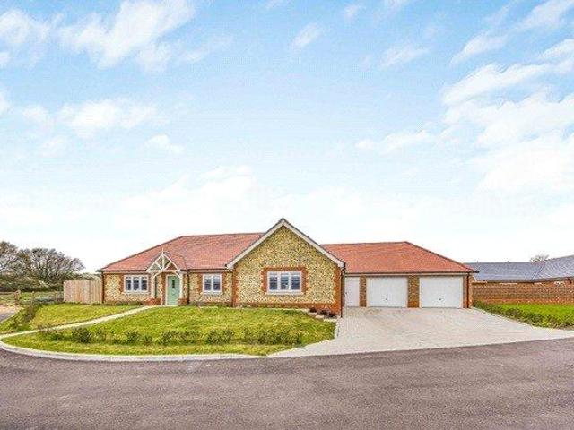 Bungalow for sale in Littlecote, West Sussex
