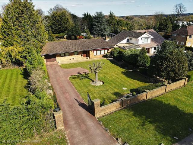 Bungalow for sale in London Borough of Croydon, Greater London