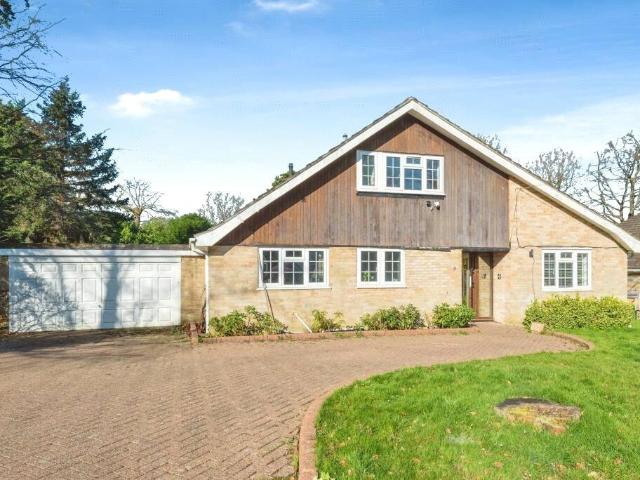 Bungalow for sale in Box Hill Village, Pachesham Park