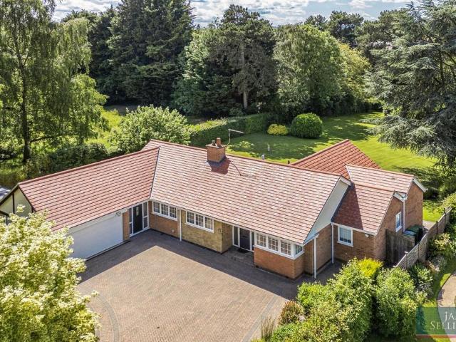 Bungalow for sale in Stanford On Avon, Leicestershire