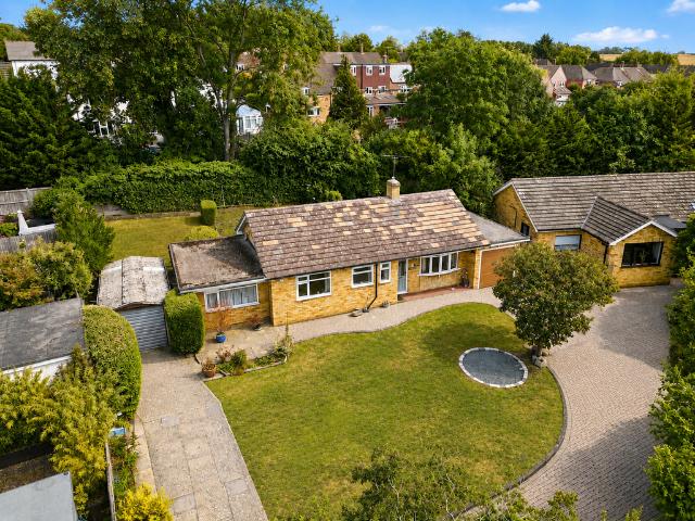 Bungalow for sale in Five Acres, Hertfordshire