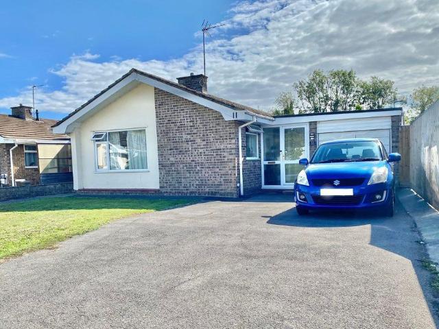 Bungalow for sale in Warminster, Wiltshire