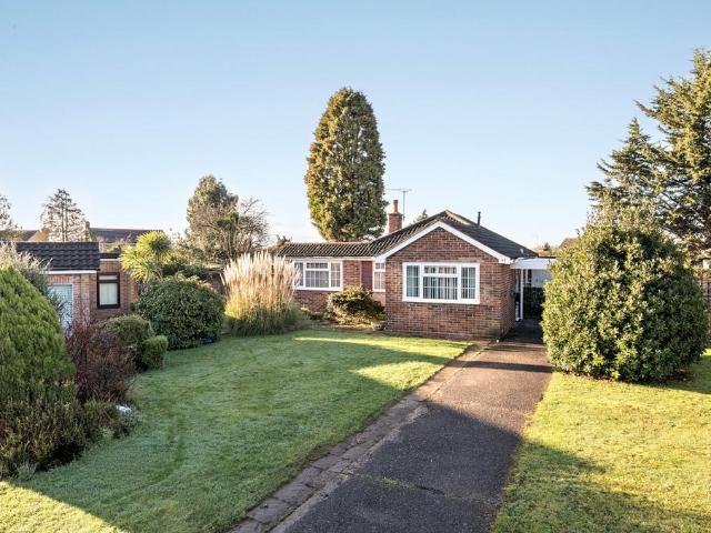 Bungalow for sale in Burnham, Slough