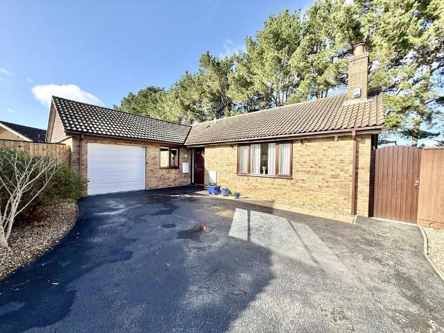 Bungalow for sale in Highcliffe