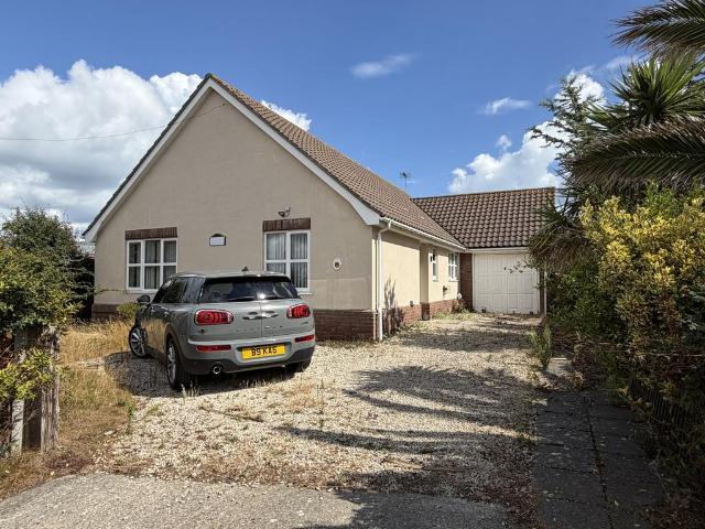 Bungalow for sale in Stokesby, Norfolk