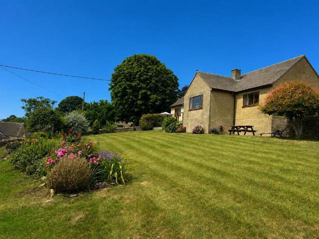 Bungalow for sale in Oakridge Lynch, School House