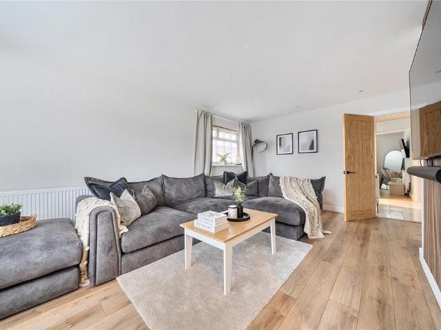 Bungalow for sale in Aperfield, Greater London