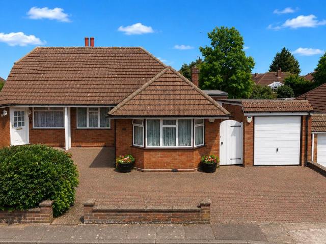 Bungalow for sale in Leagrave, Luton