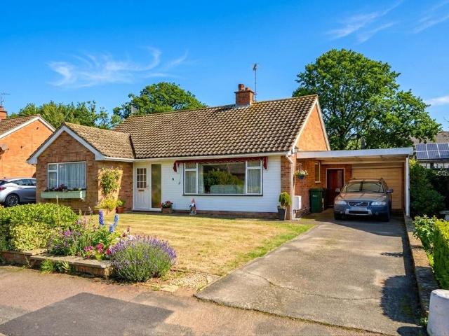 Bungalow for sale in Chipping Hill, Essex