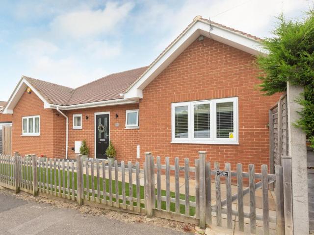 Bungalow for sale in Oad Street, Kent