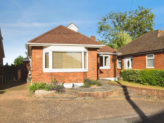 Bungalow for sale in Pilgrims' Hatch, Navestock Side