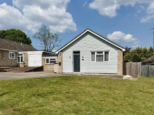 Bungalow for sale in Chelmondiston, Suffolk