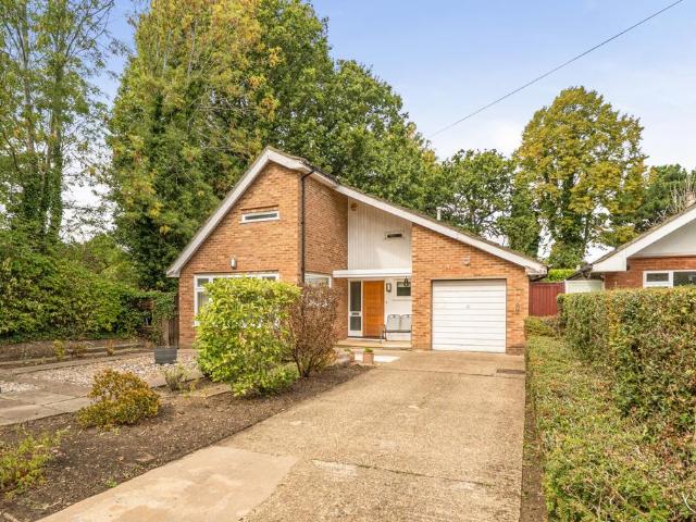 Bungalow for sale in Pinner, Greater London