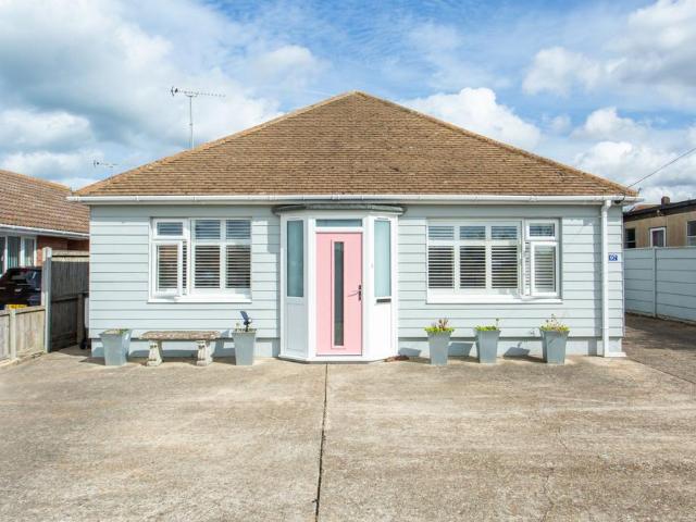 Bungalow for sale in Hampton, Canterbury