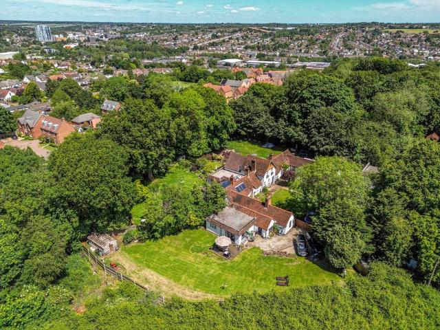 Bungalow for sale in Pouchen End, Hertfordshire