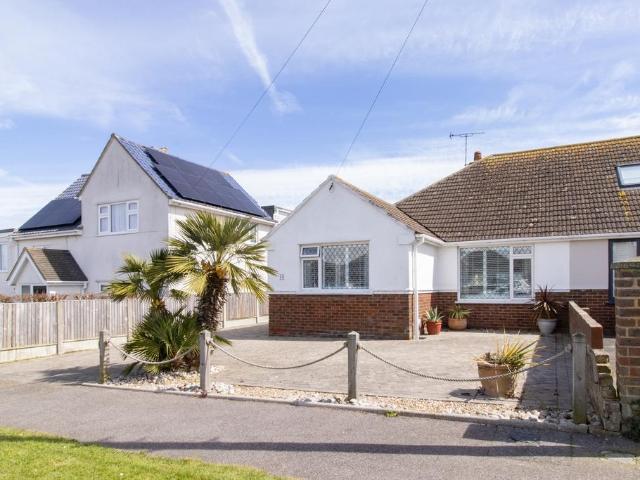 Bungalow for sale in Acol, Kent
