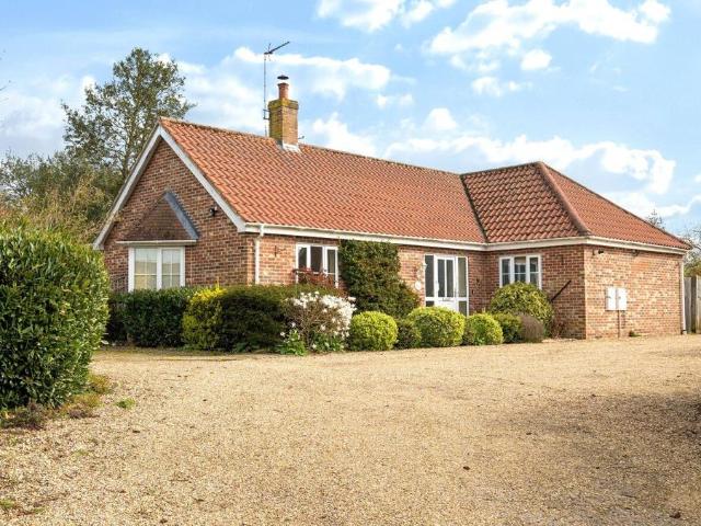 Bungalow for sale in Bedingfield, Suffolk