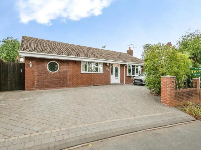 Bungalow for sale in The Thorns, Quarry Bank