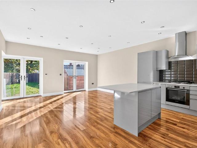 Bungalow for sale in London Borough of Croydon, Greater London