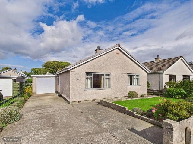 Bungalow for sale in Llanfair Pwllgwyngyll, Wales