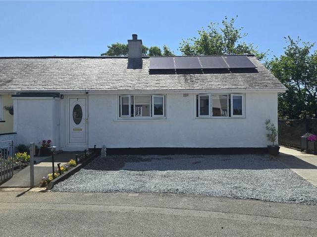 Bungalow for sale in Llanfachraeth