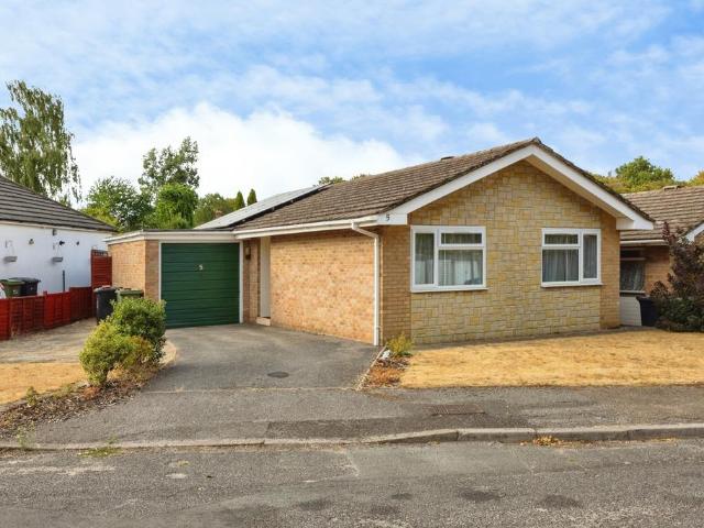 Bungalow for sale in Worplesdon, Westborough