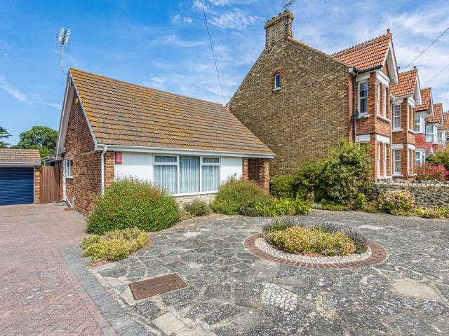 Bungalow for sale in Birchington, Acol