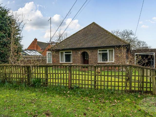 Bungalow for sale in Bolton Low Houses, Hampshire