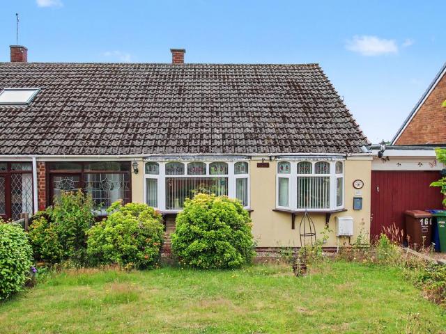 Bungalow for sale in Wimblebury, Chadsmoor