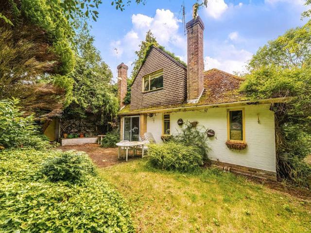 Bungalow for sale in Little Stanmore, Greater London