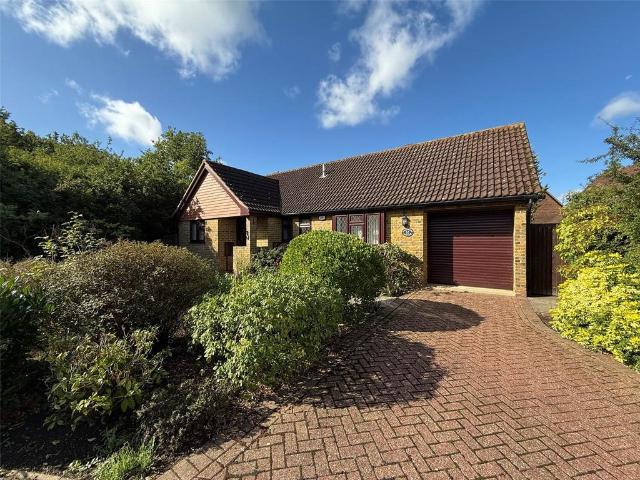 Bungalow for sale in Langdon Hills, Essex
