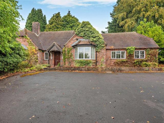 Bungalow for sale in Wash Common, Enborne
