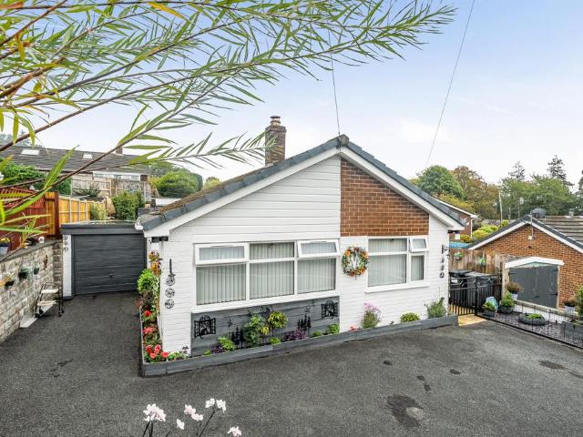 Bungalow for sale in Trehafren, Newtown