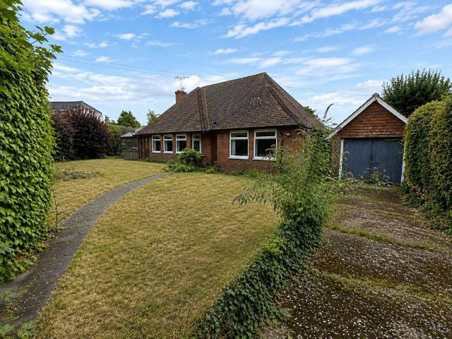 Bungalow for sale in Cargate, Rushmoor