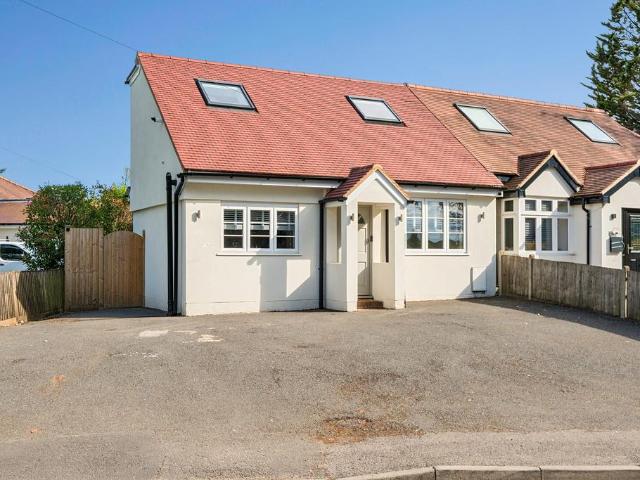 Bungalow for sale in Hillview, Surrey