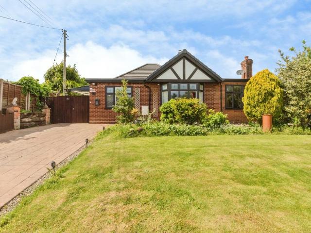 Bungalow for sale in Weaverham, Gorstage
