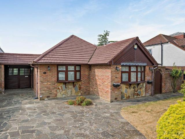 Bungalow for sale in Goffs Oak, Broxbourne
