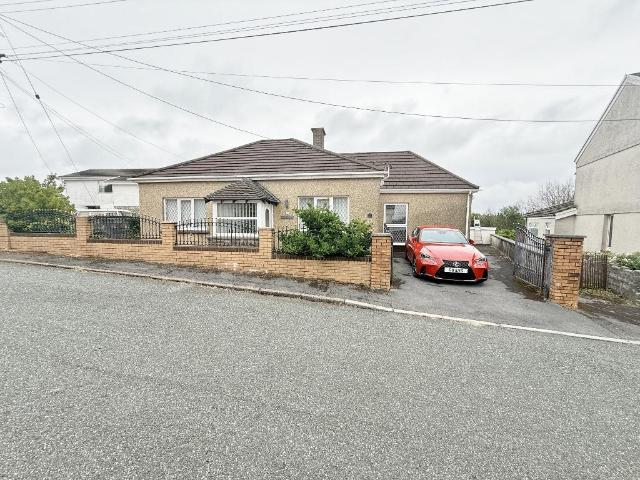 Bungalow for sale in Llanedi, Fforest