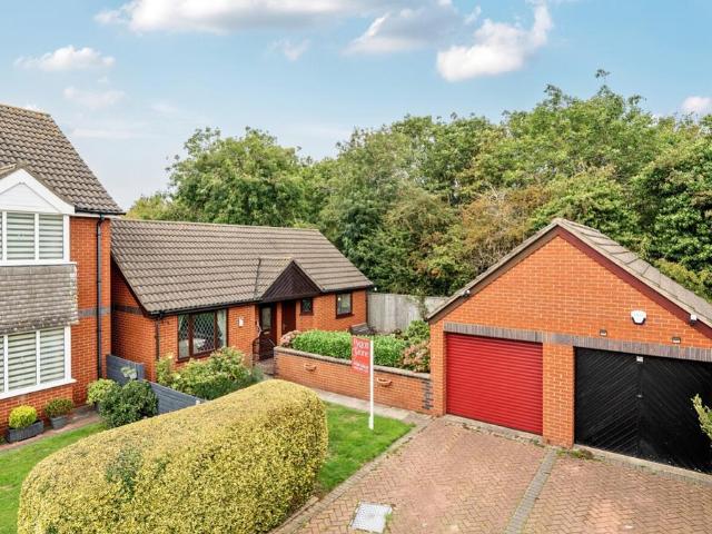 Bungalow for sale in New Waltham