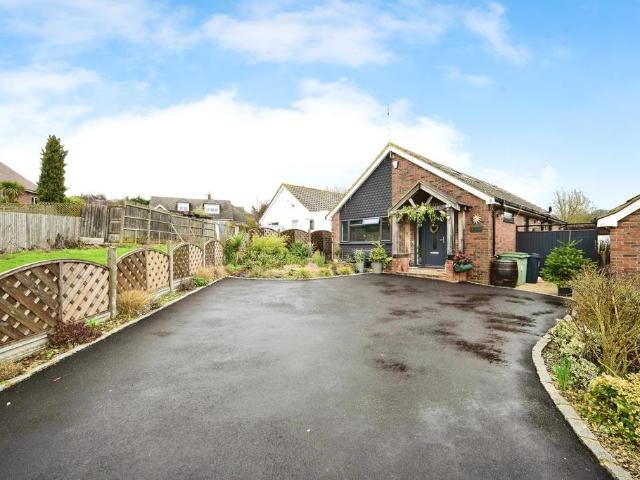 Bungalow for sale in Midway, Kent