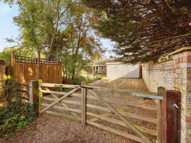 Bungalow for sale in Arrington, Cambridgeshire